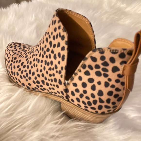 ✨Host Pick✨NWOT- Nine West Booties - Picture 3 of 7